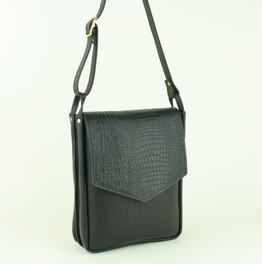 Vertical V-front Purse